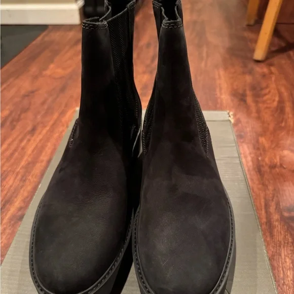 Timberland Women's Courmayeur Valley Chelsea Black Nubuck - Picture 6 of 7